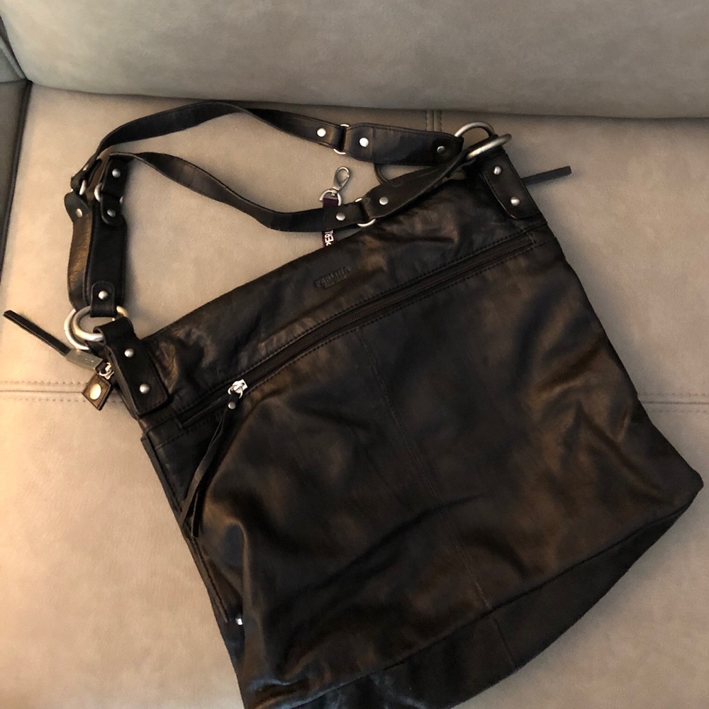 Purlina black Leather bag.